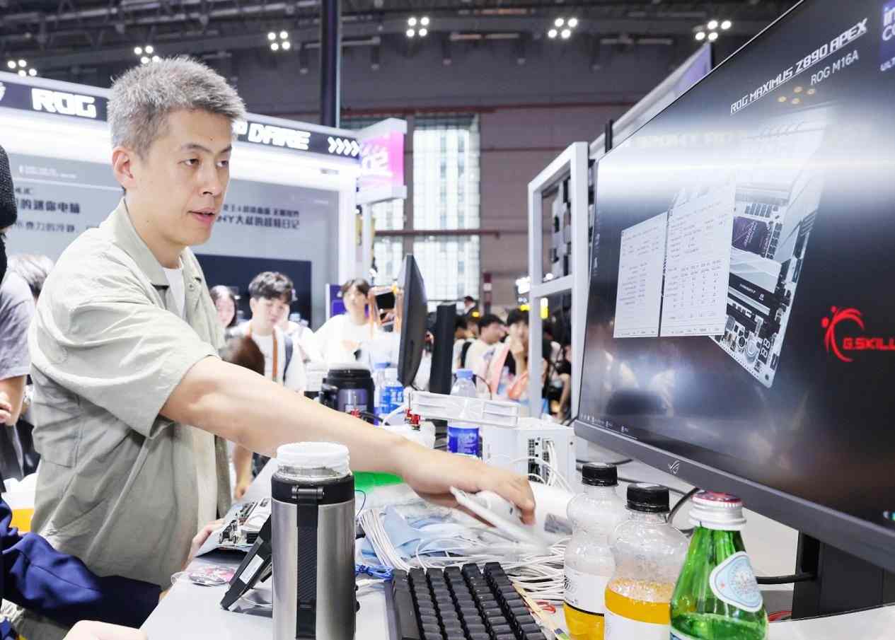 二次元盛宴 ROG BW2025展台IP联动引爆全场(图15)