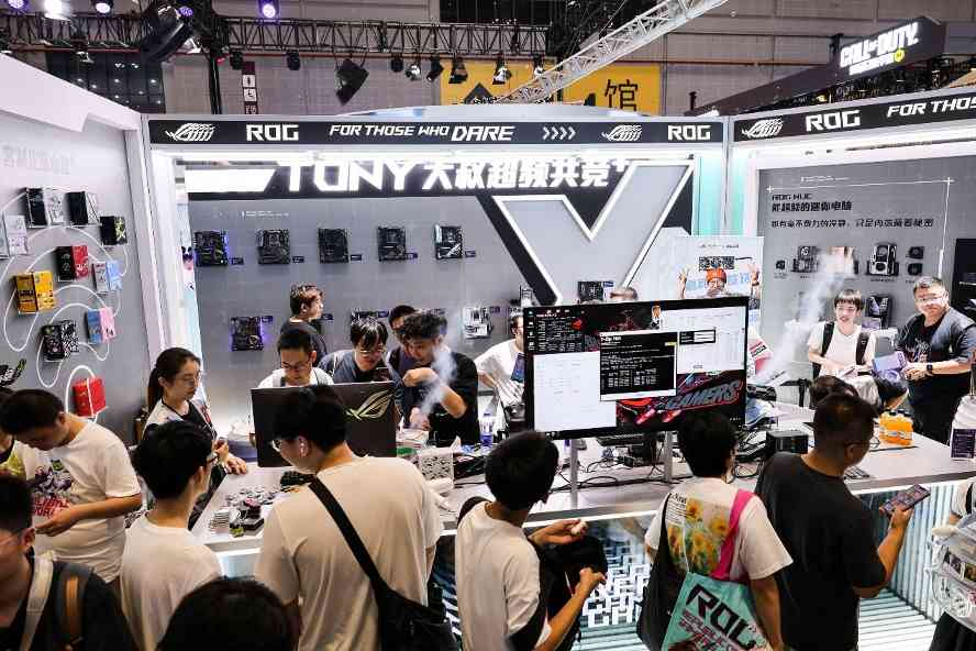 ROG玩+乐园亮相BW2025 二次元IP联名引爆展会(图16)