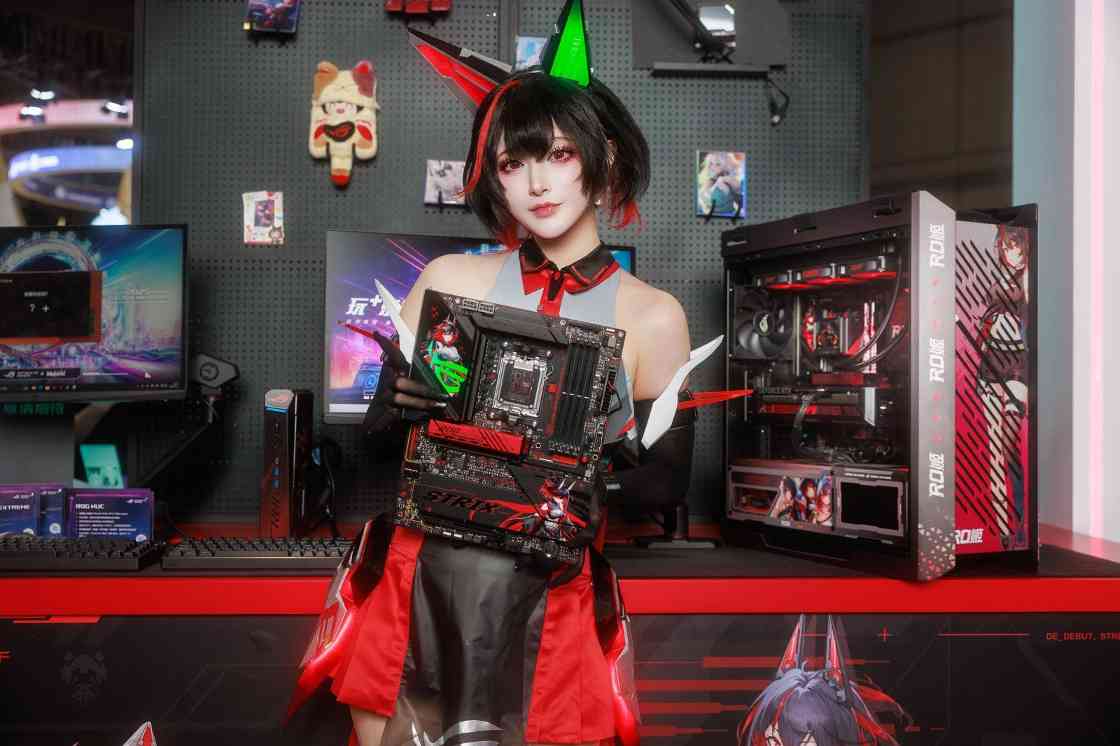 ROG BW2025展台掀次元电竞热潮：RO姬×初音未来联名 - 百博资讯