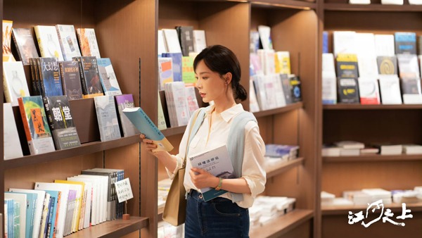 陈数领衔主演《江河之上》，惊喜演绎反差魅力(图2)