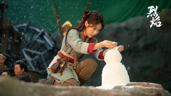 邢菲《烈焰》震撼开播 少女白菜开启成长之路(图3) 邢菲《烈焰》震撼开播 少女白菜开启成长之路(图3)