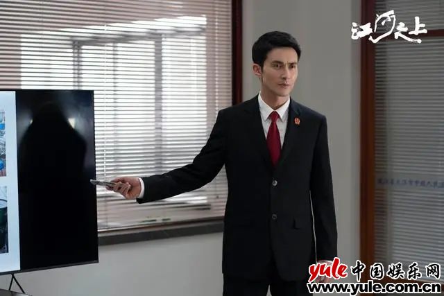 《江河之上》高伟光首演“有温度”的法官 法理之外亦有人情(图4)