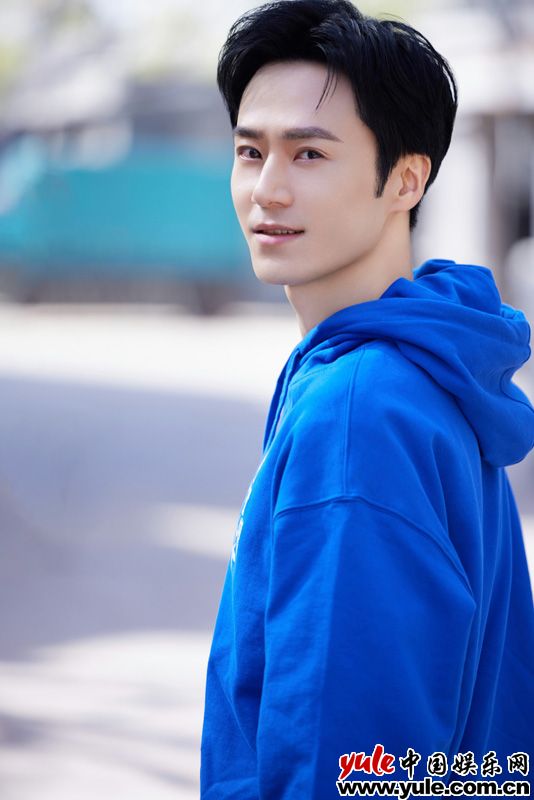 茅子俊《灼灼韶华风禾起》开机 搭档热依扎再演民国白月光(图3) 茅子俊《灼灼韶华风禾起》开机 搭档热依扎再演民国白月光(图3)