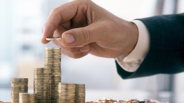 嘉实均衡配置混合基金：逆向布局股市低位，分散持仓锁定长期稳健收益