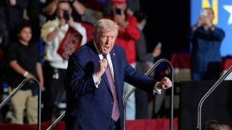 MAGA年代的右翼“诸众”：爱泼斯坦与以色列如何撕裂特朗普支 - 百博资讯