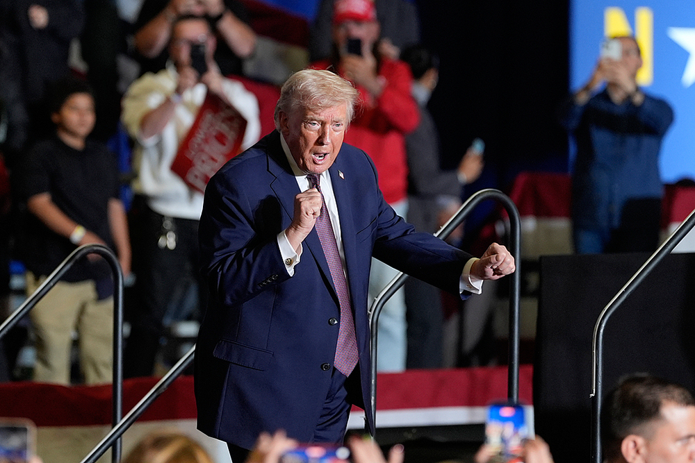 MAGA年代的右翼“诸众”：爱泼斯坦与以色列如何撕裂特朗普支持者｜907编辑部(图1)