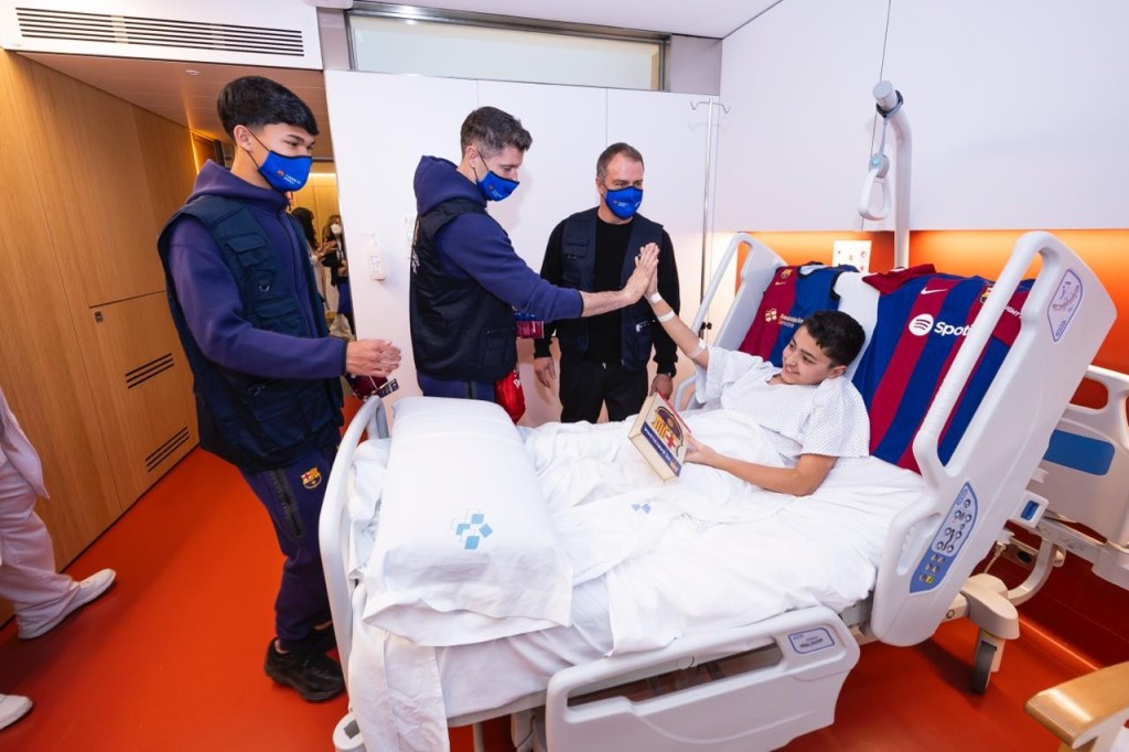 体坛联播｜那不勒斯夺队史第3座意超杯冠军，伊萨克接受手术(图15)