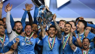 体坛联播｜那不勒斯夺队史第3座意超杯冠军，伊萨克接受手术 - 百博资讯