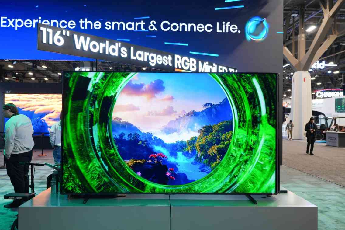 AI技术融合元年，海信CES展示RGB-Mini LED与全场景智能生活(图2)