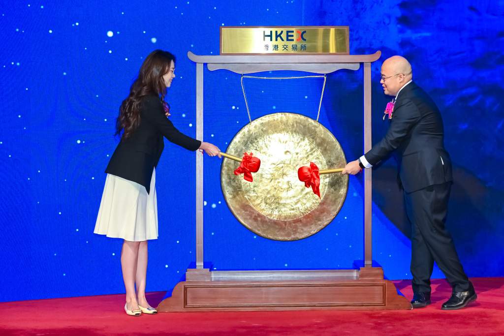 MiniMax港交所上市，全模态大模型公司获市场热捧(图1)